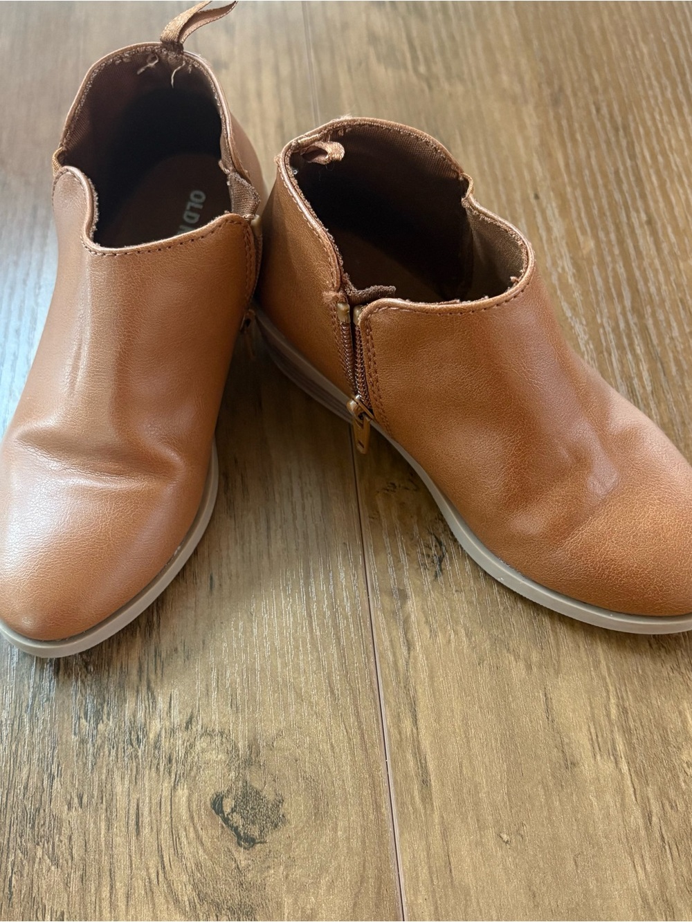 Old Navy Tan Faux Leather Ankle Boots with Side Zip. girls Size 10.    INV25/557
